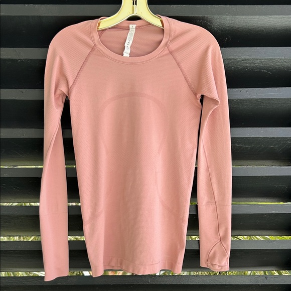 lululemon athletica Tops - lululemon athletica Swiftly Tech Top + NWOTHair Scrunchie